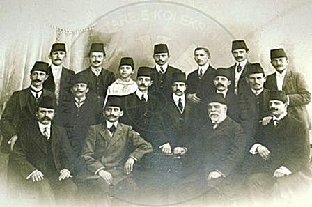 27 Tetor 1912, Ismail Qemali mbledh koloninë e Bukureshtit