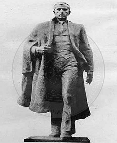 20 Prill 1924, Isuf Reçi, plagosi për vdekje Avni Rustemin, një nga krerët e opozitës demokratike