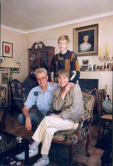 12 Prill 1997, Leka Zogu me familjen mbretërore u kthye në Tiranë