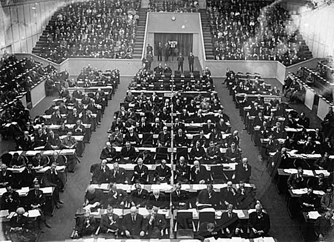 28 April 1919, was established the League of Nations