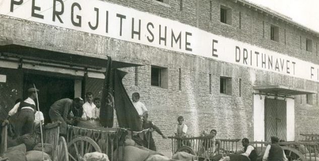 7 Qershor 1880, u ngrit në Korçë, fabrika e blojës së drithrave