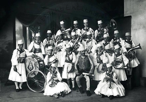 3 August  1982, was established “Drita” orchestra