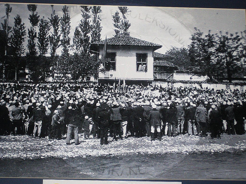 7 Korrik 1878, Komiteti i Lidhjes së Prizrenit, vendosi marrjen e masave, për ruajtjen e territorit të Shqipërisë