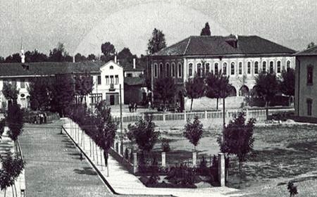 22 Gusht 1909, lindi pedagogu Rexhep Neziri