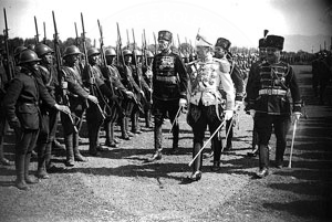 29 Shtator 1926, Stërling, inspektor i përgjithshem i xhandarmërisë shqiptare, u zëvendësua nga gjenerali në pension Persi