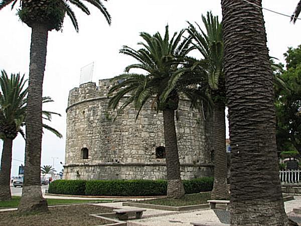 27 May 1280, began the merger of the fortress of Durres