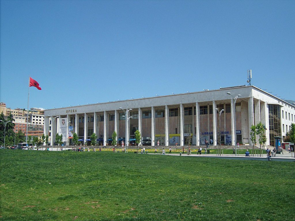 21 Maj 1958, në skenën e Teatrit të Operas dhe Baletit jepet premiera e baletit “Lola”, e Vasilenkos