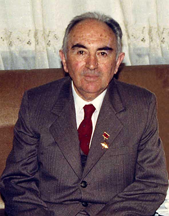 5 Maj 1922, lindi Adil Çarçani, luftëtar antifashist