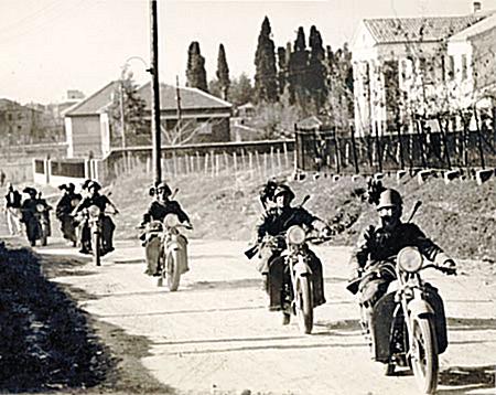 10 Maj 1939, autoritetet pushtuese italiane, fabrikuan dy ligje